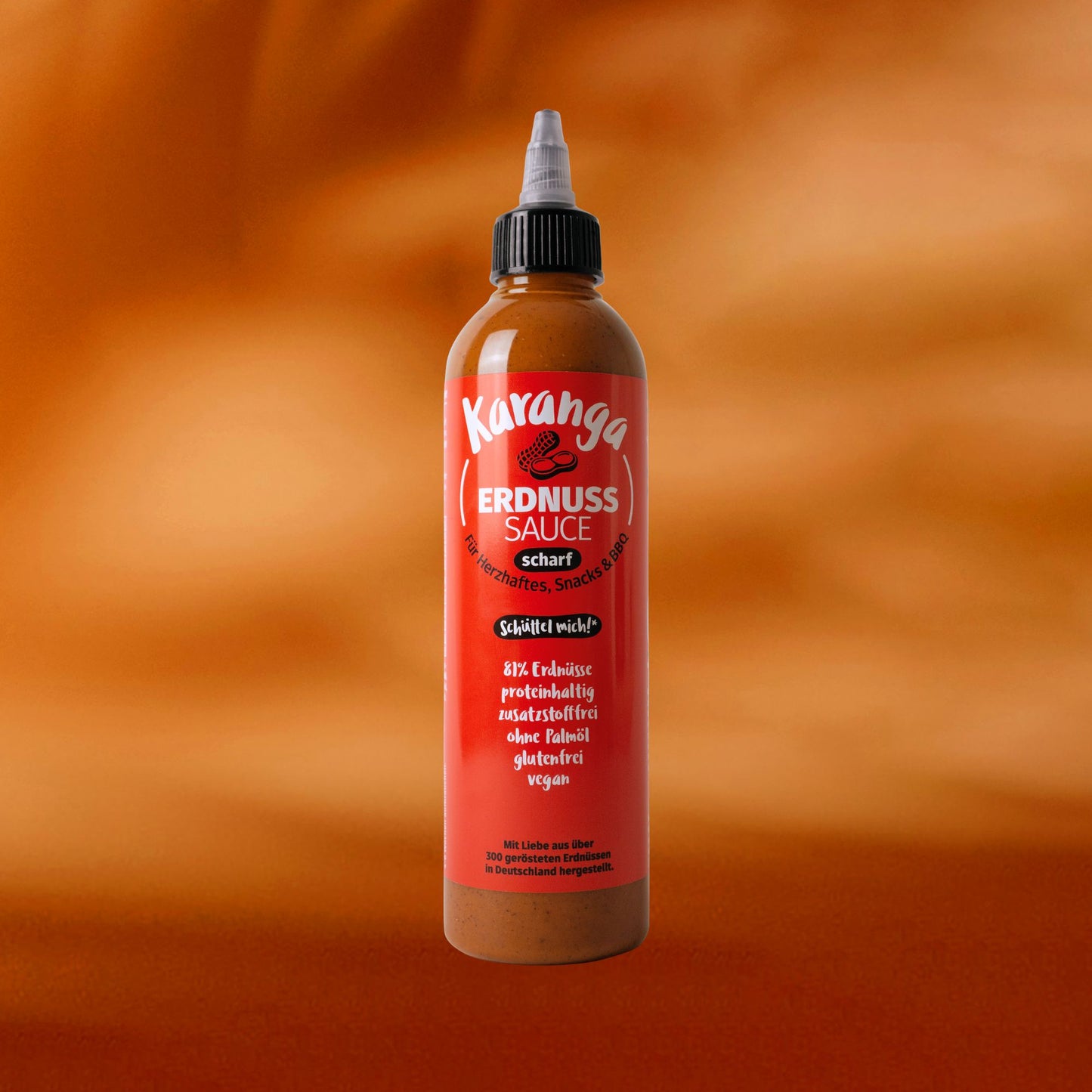 Karanga Erdnusssauce scharf – Vorderseite der Flasche mit Etikett und Produktinformationen